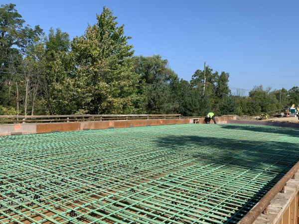 Image of Highland Road Bridge During Construction title=